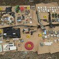 U kući u Podgorici zaplenjen arsenal oružja i municije, uhapšene tri osobe
