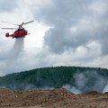 Dva helikoptera MUP-a pomažu u saniranju požara na deponiji „Duboko” u Užicu