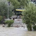 VIDEO: U Austriji zbog poplava do nekih zgrada samo čamcima, saobraćaj obustavljen, ne rade škole...