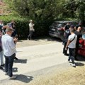 Lazović kaže da ga je kombi samo okrznuo: Naši promatrači uočili su nepravilnosti na 15 izbornih mesta, duple biračke…