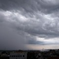 Pljuštaće u narednih sat vremena: Ovi delovi Srbije na udaru jakih padavina i grmljavine, RHMZ izdao hitno upozorenje: Evo šta…