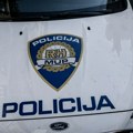 Izbodeni policajac životno ugrožen, uhapšen tinejdžer: Detalji užasa u Splitu