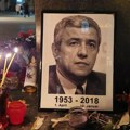 Pomen povodom osam godina od ubistva Olivera Ivanovića večeras na Trgu slobode u Novom Sadu