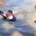 I sveštenik plivao, ali tek nakom učesnika