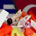 Diplomatski "rat" zbog grčke salate: Turski ambasador isprovocirao Grke zbog objave na mrežama