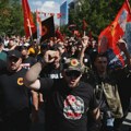 Prištinski studenti uz bivše vođe OVK: Pustili bele golubove, Haški sud optužili da je „sud Srbije“