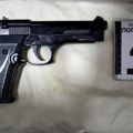 Nišlija uhapšen sa pištoljem i kokainom, u stanu nađeno još oružja i droge