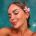 Najbogatija sestra Rodić se istopila, pa se sad usnimila u bazenu: Rubra se vide, a grudi jedva obuzdala