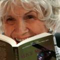 Књижевност: Канадска списатељица и нобеловка Алис Манро преминула у 92. години