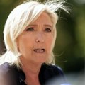 Blumberg: Marin le Pen preti da će srušiti francusku vladu usred pregovora o budžetu