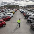 Može li da se proda ili nasledi parking mesto ispred zgrade? Da li su građani obavezni da plaćaju porez za ovu nepokretnost?