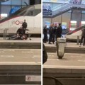 Jezivi snimak pucnjave u Parizu: Evakuisana železnička stanica, sve vrvi od policije (Video)