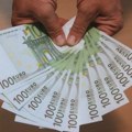 Devizni kurs: Evro sutra 117,42 dinara