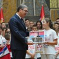 Vučić mladim sportistima: Ne kritikujte druge i sanjajte velike snove