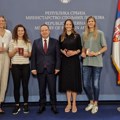 Ministar Dačić uručio diplomatske pasoše košarkašima i odbojkašicama