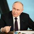 Putin besneo na novinare: Upitali ga da li Rusija planira da napadne NATO, ruski predsednik počeo da viče: "Jeste li glupi…
