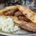 Sarajevski ćevapi nikad skuplji – komšije negoduju, a evo kakve su cene kod nas i u regionu
