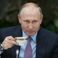 Putinovi najluđi pokloni: Od mopeda do predsedničkog helikoptera