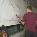 Prefarbani grafiti protiv studenata u Obrenovcu, policija legitimisala one koji imaju farbu i najavila prijave