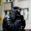 Novi napad u Nemačkoj! Hrvat (25) krenuo noževima na policajce, oni ga upucali!