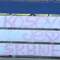 Prekrečen grafit "Kosovo je srce Srbije " u Gračanici To zahtevala Kurtijeva policija (video)