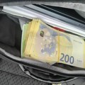 Sprečen pokušaj krijumčarenja na aerodromu u Beogradu: Dijamantska narukvica od 18 karata i više od 53.000 evra