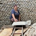 "I kad suze teku, ja se smejem" Žena zmaj sa Suve planine - tragedija joj odnela muža, ona golim rukama preuzela rudarski…