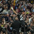 Evropa bruji o hrabrom potezu kontroverznog golmana: Martinez branio u finalu sa slomljenim prstom!