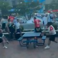(UZNEMIRUJUĆI VIDEO) Ubijen navijač, u njega ispaljena raketa!