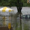 Rekordne poplave na istoku Kanade, traga se za dvoje dece koji su bili u automobilu koji je potopljen