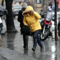 Vremenska prognoza za Beograd: Danas povremeni pljuskovi, a tokom noći se spremite na osetni pad temperature