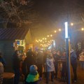 FOTO Veliki broj ljudi dočekalo Novu godinu u centru Sremske Mitrovice