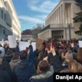 Studenti ispred Skupštine Vojvodine u Novom Sadu