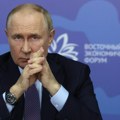 Oglasio se Kremlj: Vladimir Putin protiv obojene revolucije u Srbiji
