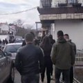 Muk u Kočanima Dan posle tragedije: Mladi se uputili ka kući gradonačelnika (video)