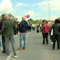 Blokada nadvožnjaka u Kragujevcu, žena gađala flašom studentkinju