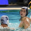 Pobesnela majka gađala Srbe u Zagrebu flašom: "Krenuli su ka njoj, ali su je branili italijanski mladići"
