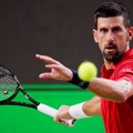 Novak stisnuo zube i pobedio Munara i bolove