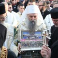 (Foto, video) Krenula Spasovdanska litija, na čelu Patrijarh Porfirije i Pojas Presvete Bogorodice