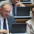 „Ministri, on zna da ste veliko ništa, tu ste da ćutite i trpite“: Govor Dragana Đilasa na Sednici o nepoverenju Vladi