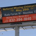 Sve vreme je bio kod kuće sa majkom? Otkriveni novi detalji navodnog nestanka mladića u Teksasu, javnost u neverici (video)