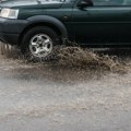 На истоку Србије већа количина воде на коловозу због кише