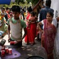 U Indiji i dalje visoke temperature: Vlada nestašica vode i za ljude i za životinje, a temperatura oko 50°c