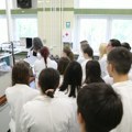 Kompanija NIS deo inicijative „Otvorena vrata“ Đaci Tehničke škole „Pavle Savić" posetili Naučno-tehnološki centar…
