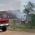 Gori kuća u đurđevu Vatrogasci smesta reagovali (video)