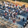 Da li su ovi ljudi normalni? Došli su da blokiraju Miloša Velikog