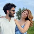 "Svete, stigao je Feđa" Prva slika Vanje Nenadić iz porodilišta: Sin joj leži na grudima, a glumica ne skida osmeh s lica…