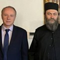 Zašto je poseta Vladana Đokića Hilandaru razbesnela tabloide, a kakvu poruku je rektor Beogradskog univerziteta poslao?