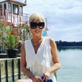 Упознали се у лифту, па се венчали после 7 дана. Водитељка са згодним мужем добила ћерку, у браку су 30 година, имају кућу на…