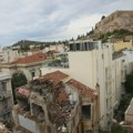 Četiri osobe poginule u urušavanju zgrade u Atini, za još dve se traga
